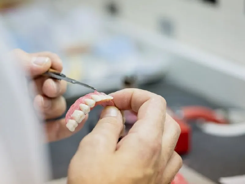 Clean my dental prosthesis