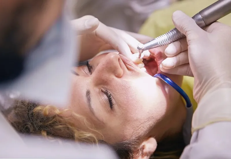 sintomas de la piorrea dental